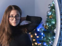Helen_Glow's Offline Chat Room