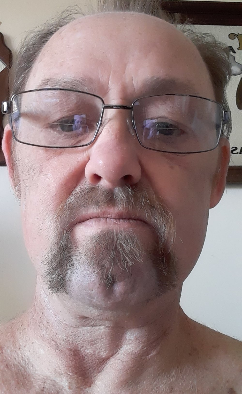 SATAN666HOX: συνομιλία ΧΧΧ εκτός σύνδεσης