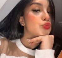 Antonella18_'s Offline Chat Room