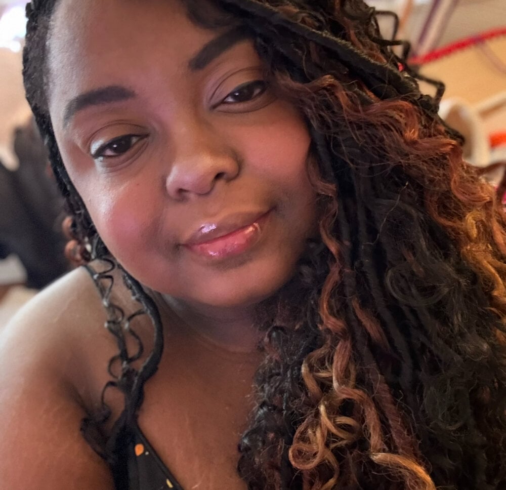 Ahmira0207 profile