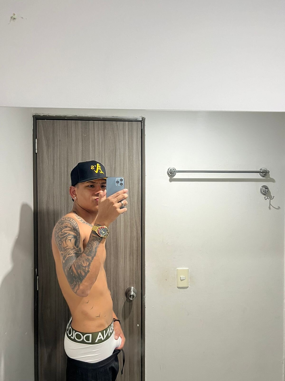 Narcohot_bigcock