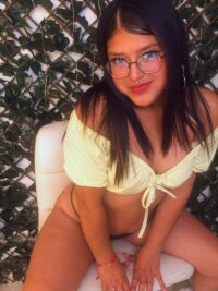 britanny_1's Offline Chat Room
