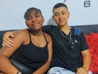BRITNEY_MARCUS69_'s Offline Chat Room