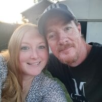 MamaCatLyons' Offline Chat Room