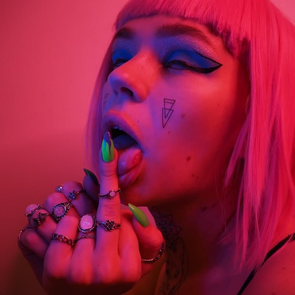 Live sex webcam photo for happinesss_girl #290595900