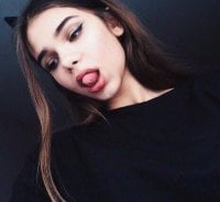 TenderKittyx's Offline Chat Room