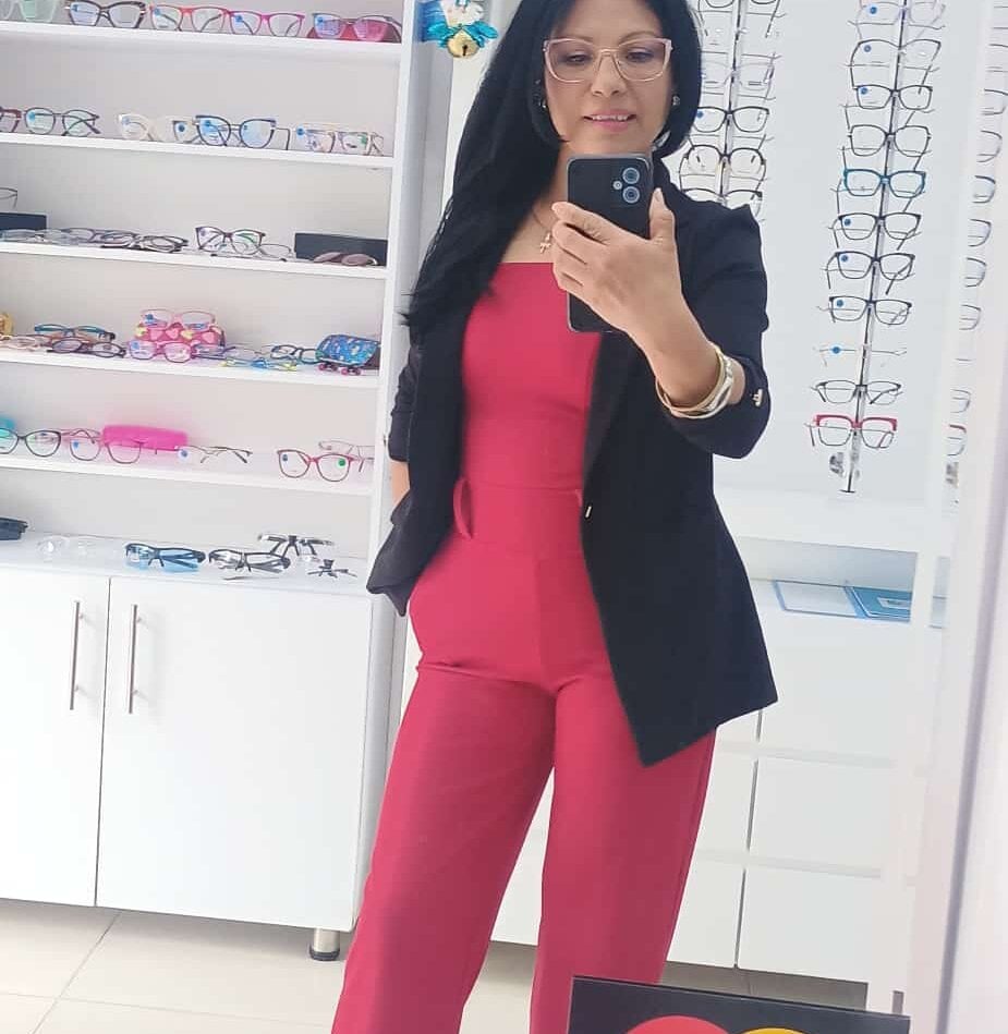 onaircams.com emma_broown_ livesex profile in fanclub-300tkmonth cams