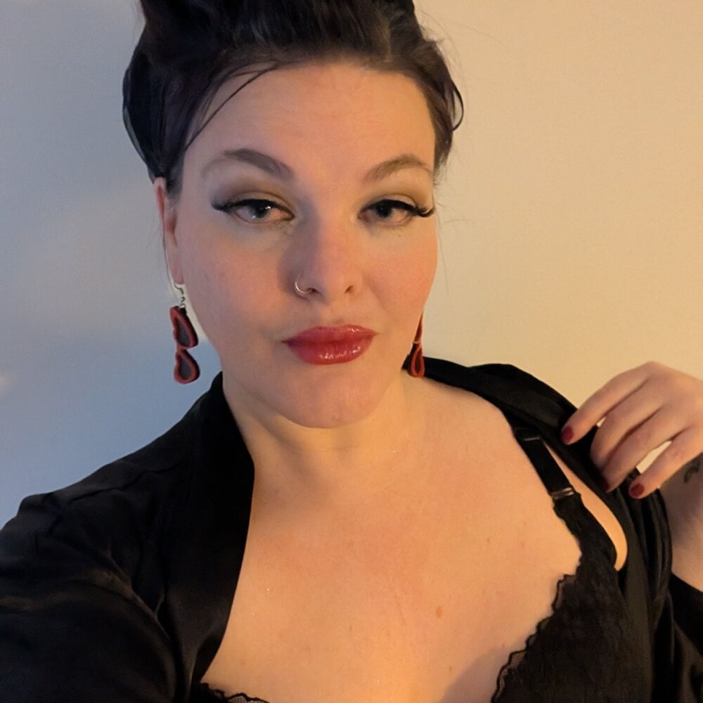 vixievanderbilt webcam profile - Finnish