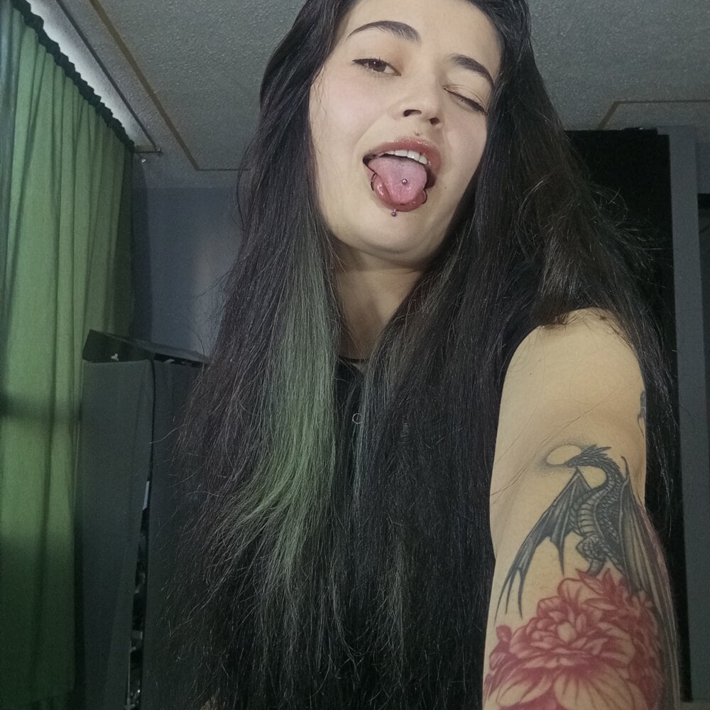 sleekcams.com winter_hot_ livesex profile in in-the-same-world-to-you cams