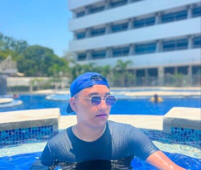 julian_chazy from stripchat