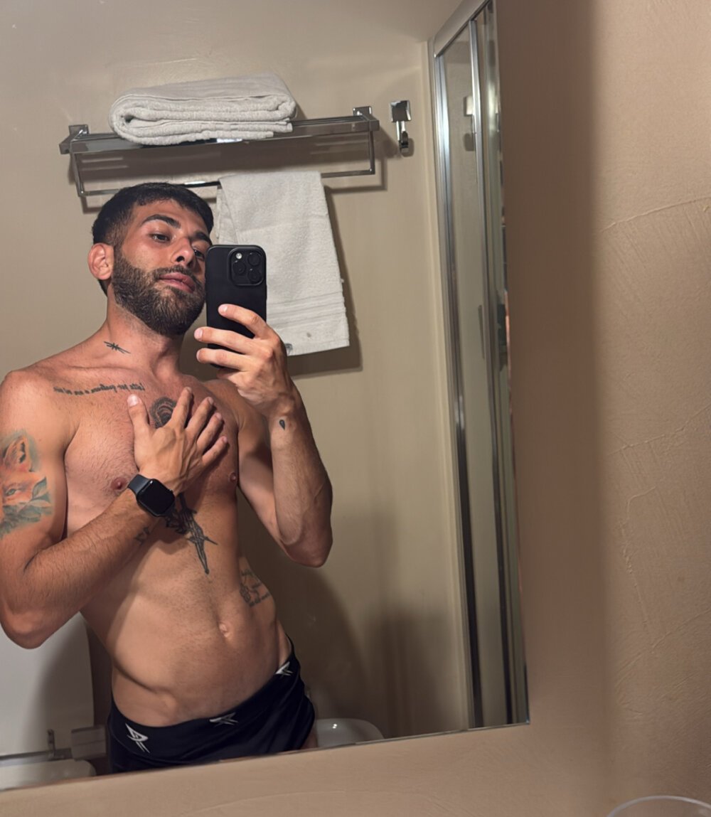 Enzoblood1's Offline XXX Chat