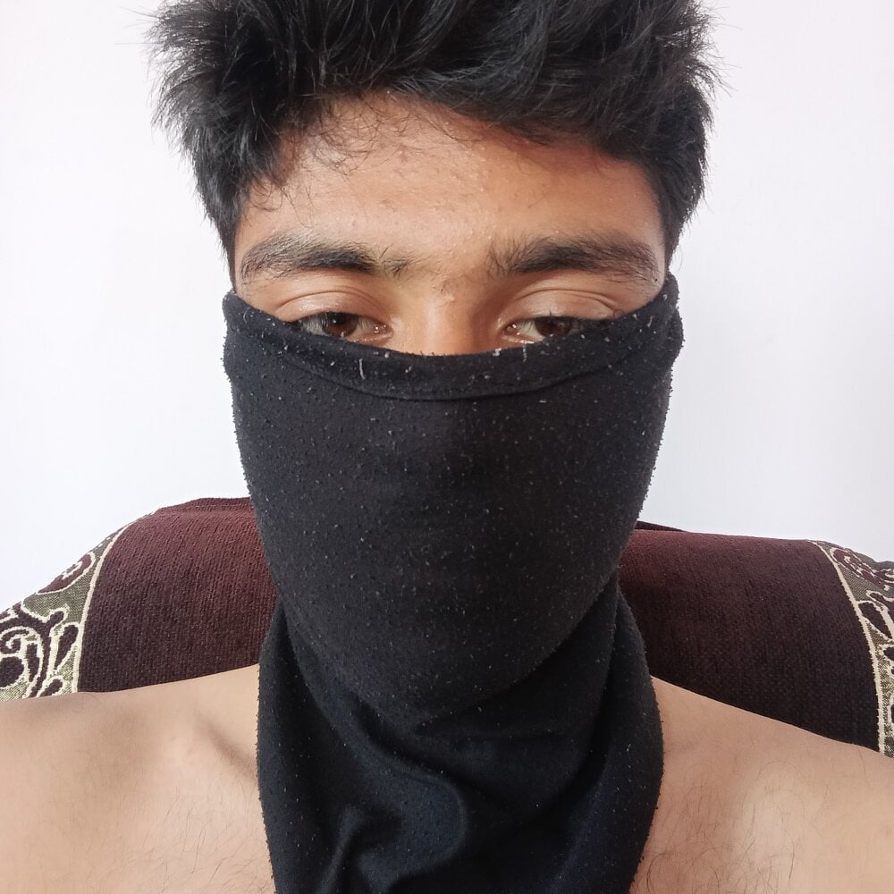 xxxgayroy12 profile