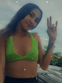 Julia_Skye's Offline Chat Room