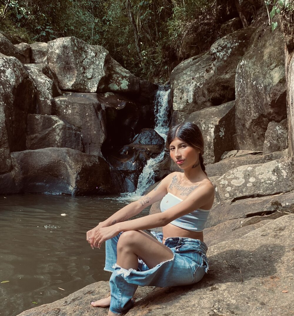 Live sex webcam photo for luna_miler_ #290204543