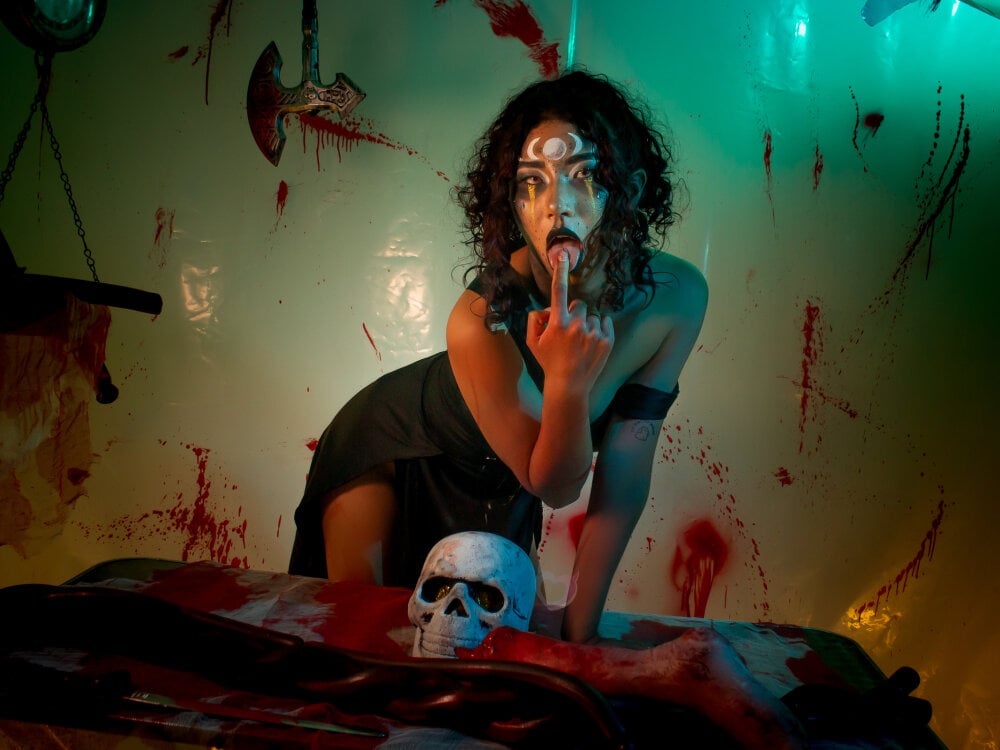 Live sex webcam photo for RossieGamer #290072531