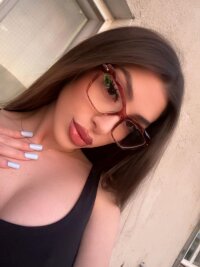 Chloe_Kassidy's Offline Chat Room