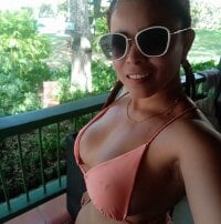 bella_exotichot_'s webcam live show