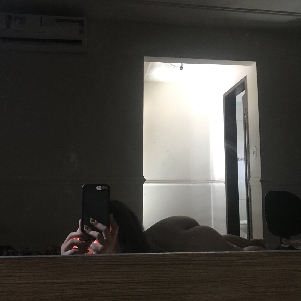 yourhotsnowhite Profile Image