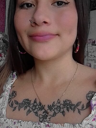 violetta_nix 🧣 online webcam