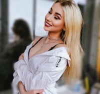 carolina_forbes777's Offline Chat Room