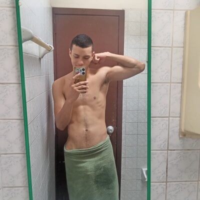 Hieronides_ Male Bigcocks Live Cam XXX