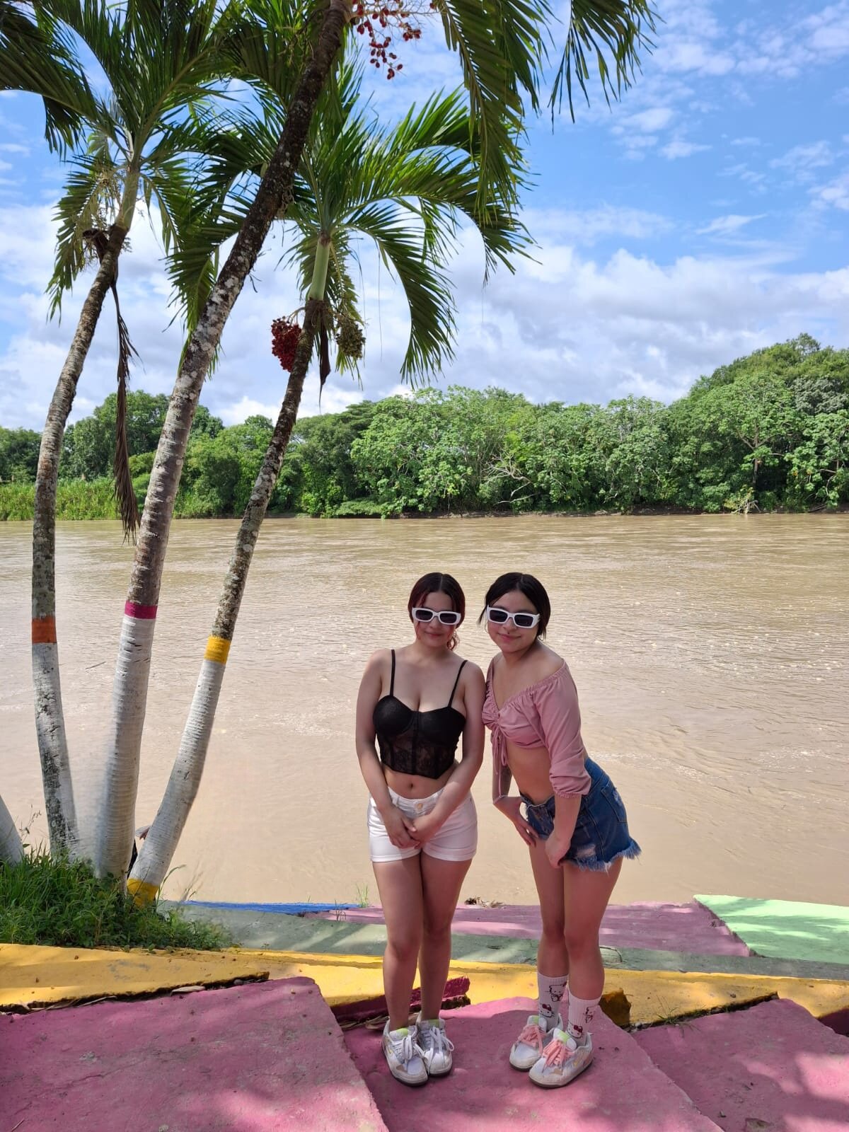 Anne_and_Mia11