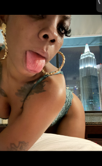 Caramel_Squirt64's Offline XXX Chat