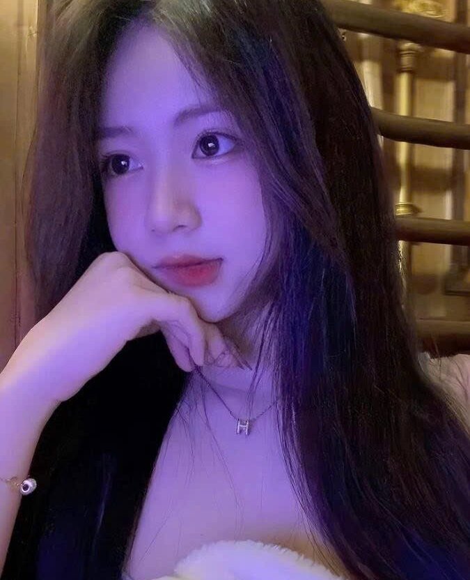 Mia83868's Offline XXX Chat