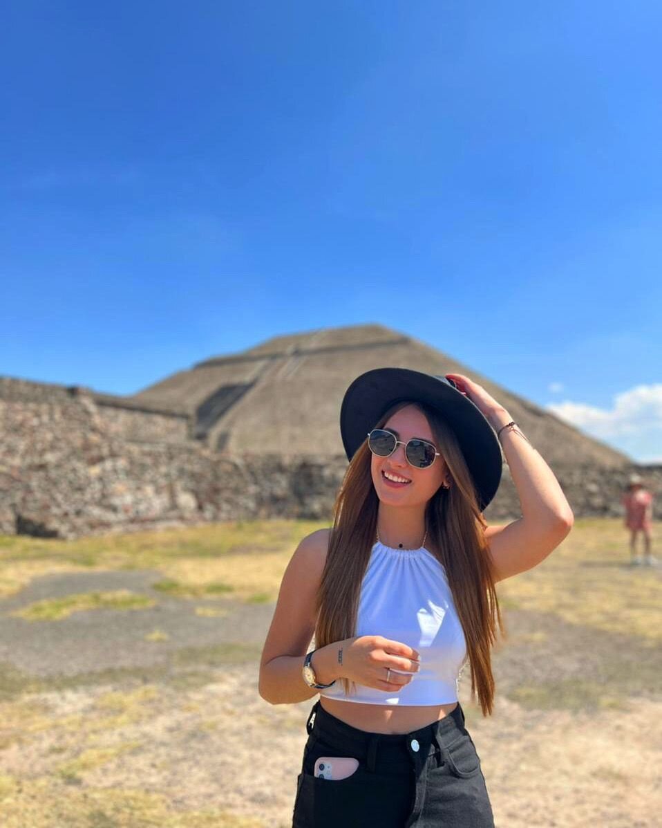 skinnyyblondee