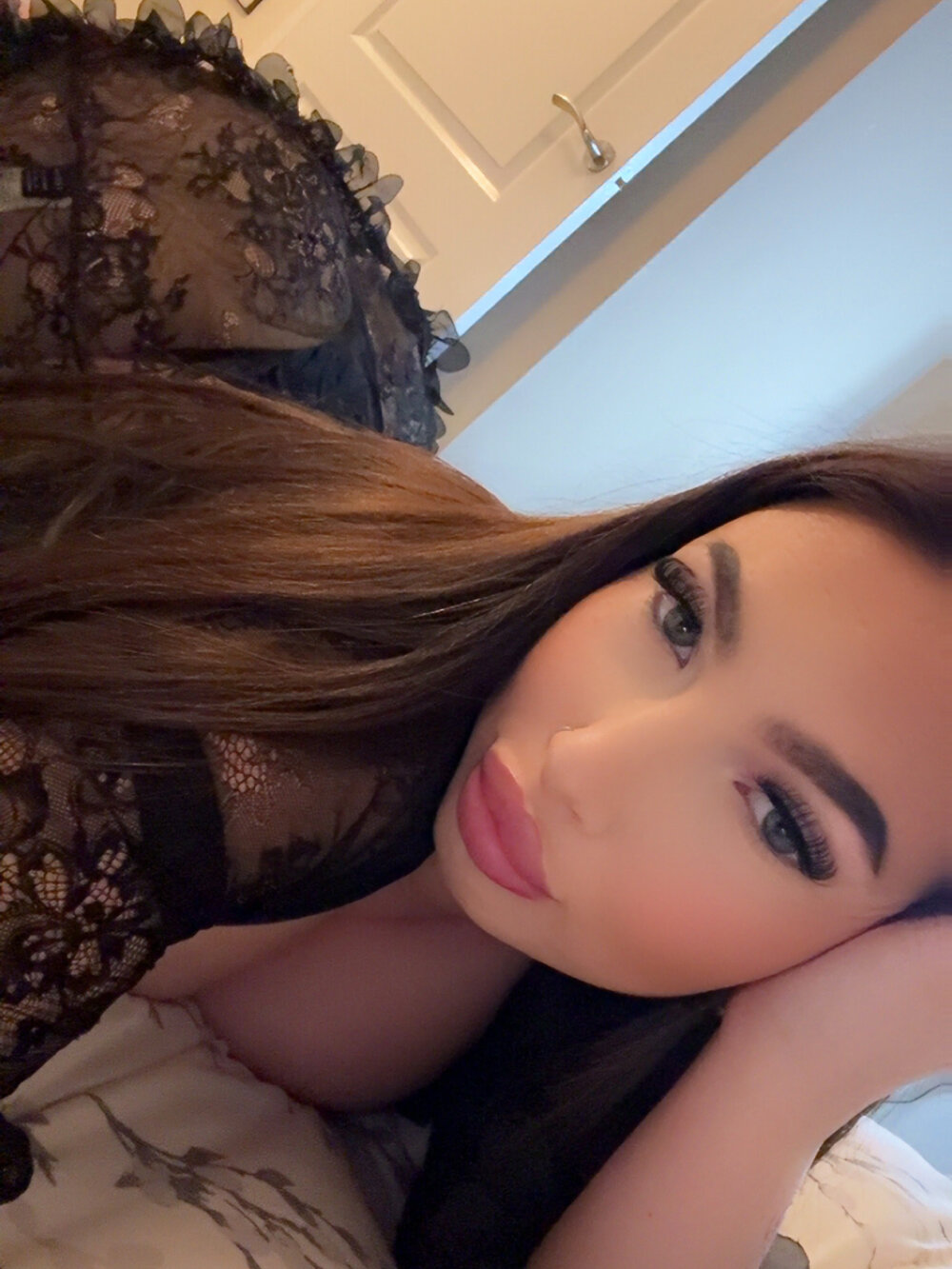 chloe_mahzi profile