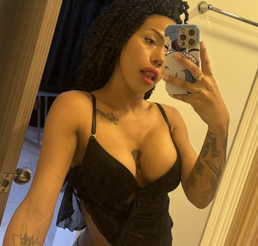 tata_guzman_ profile