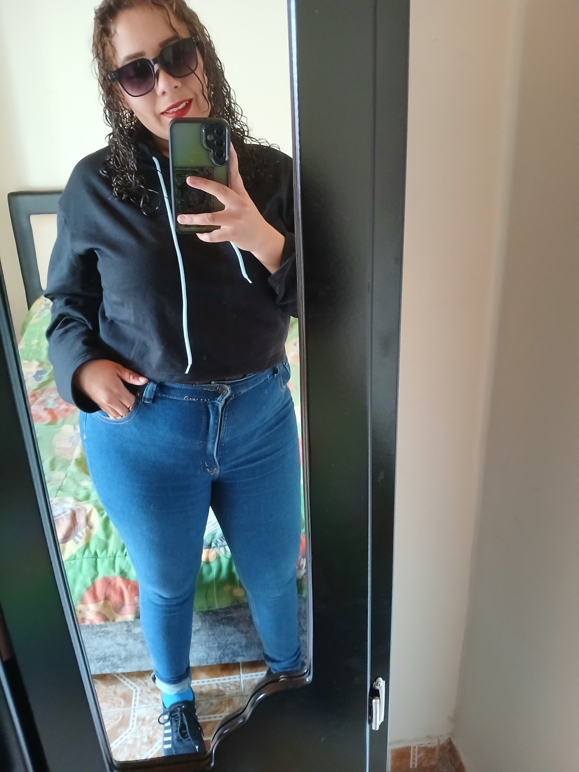 GIRL_HotDelicious