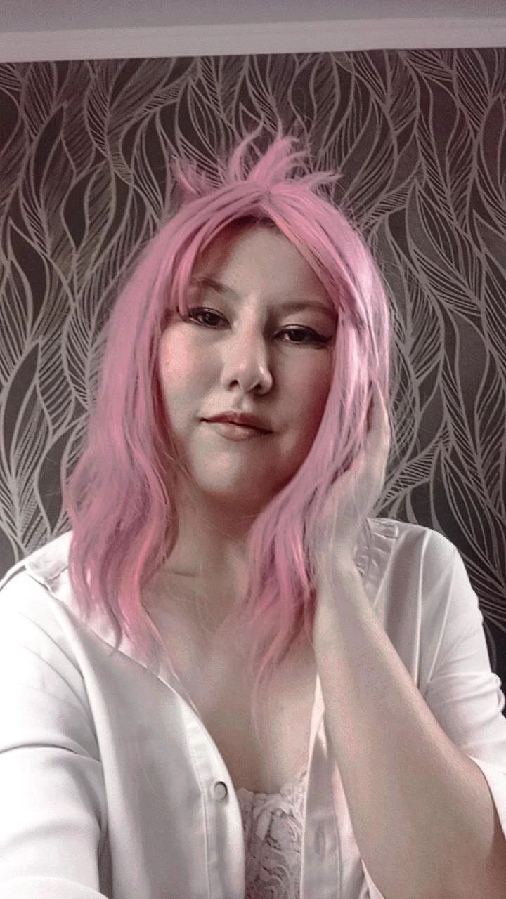 Nora_left