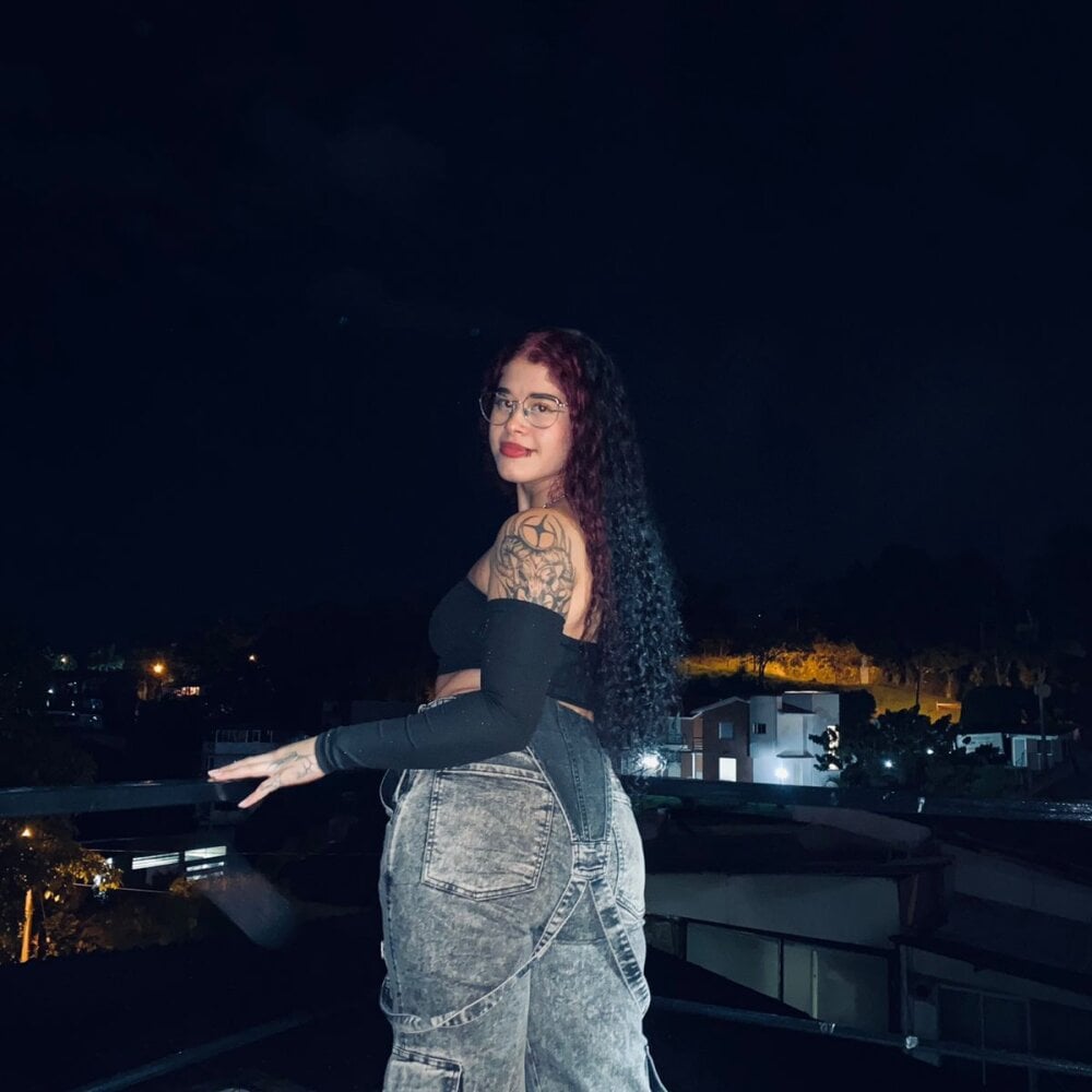 iluvcams.com valka- livesex profile in spanish cams