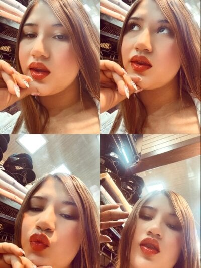 Naomi_gold_r Live Cam on StripChat