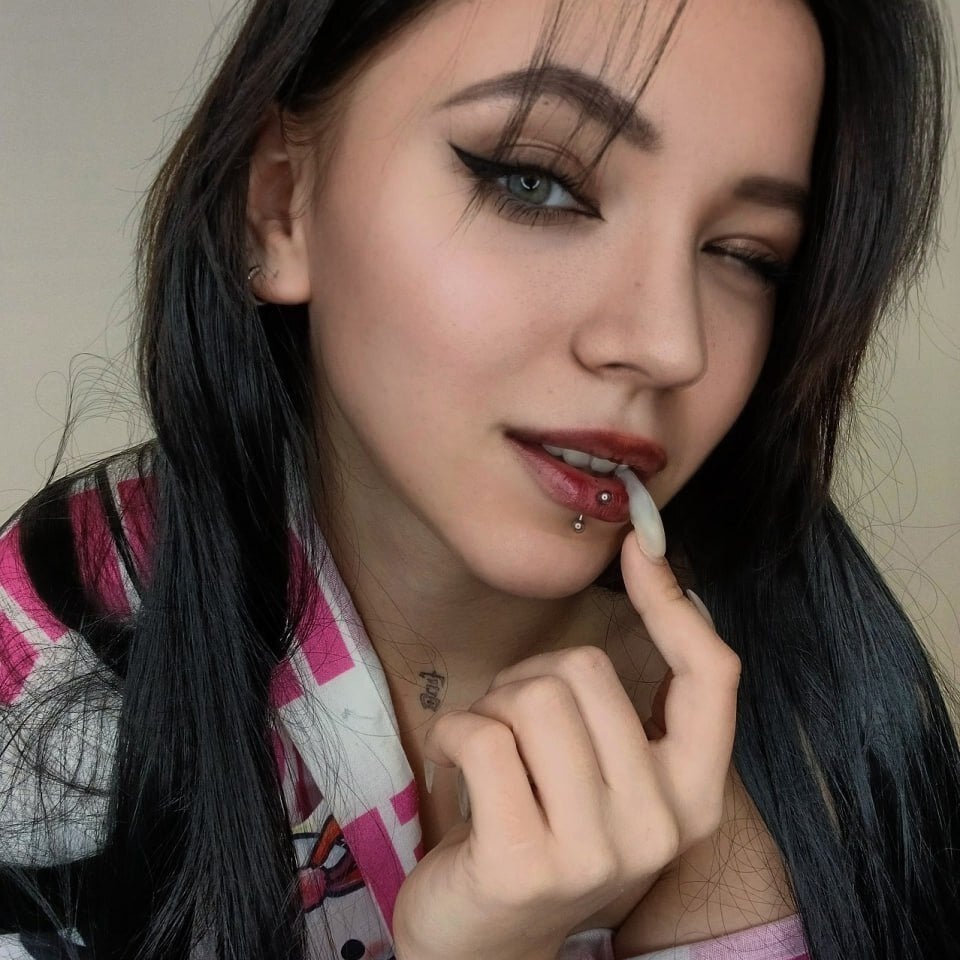 stripchat yeahrock webcam profile pic via pornos.live