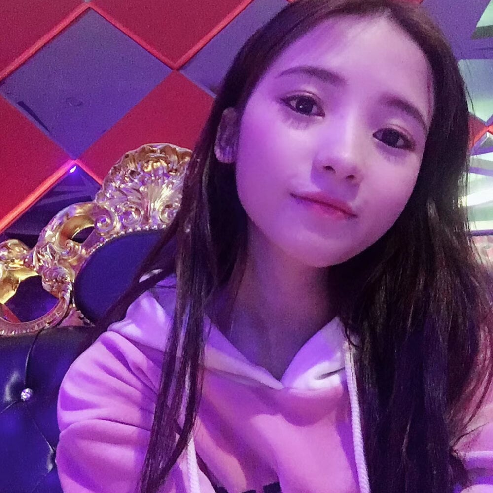 June-Eighteen Free Live Webcam Show & XXX Chat | xHamsterLive