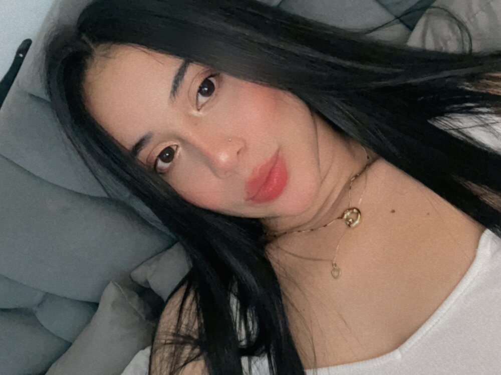 gigi-bom from stripchat