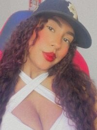 afrodita_11_'s Offline Chat Room