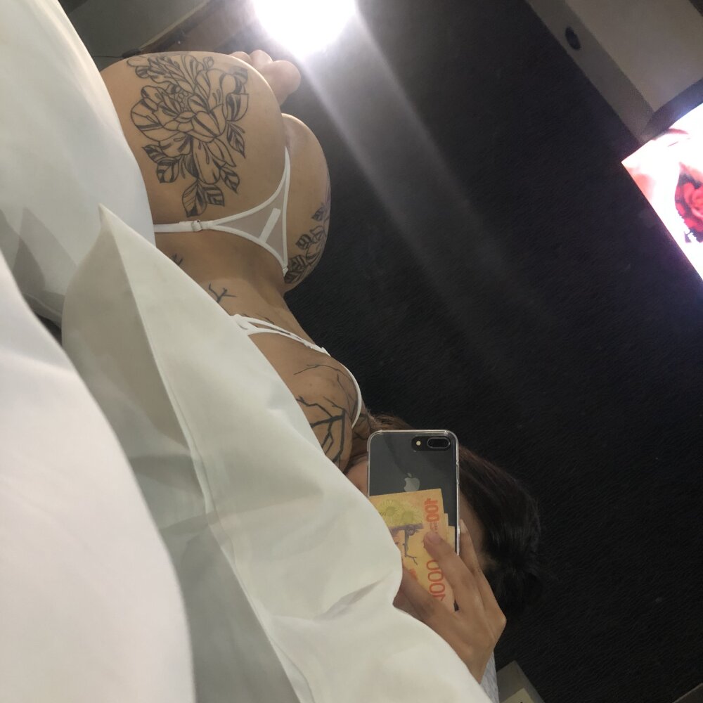 Live sex webcam photo for Anto_magali #288720495