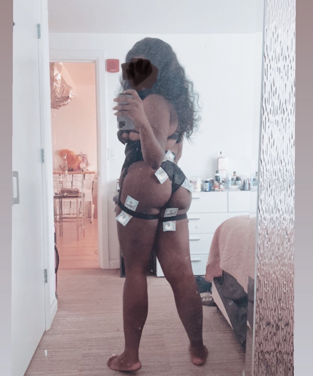 Live sex webcam photo for morticiashmaddams #288593253