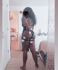 morticiashmaddams' Offline XXX Chat