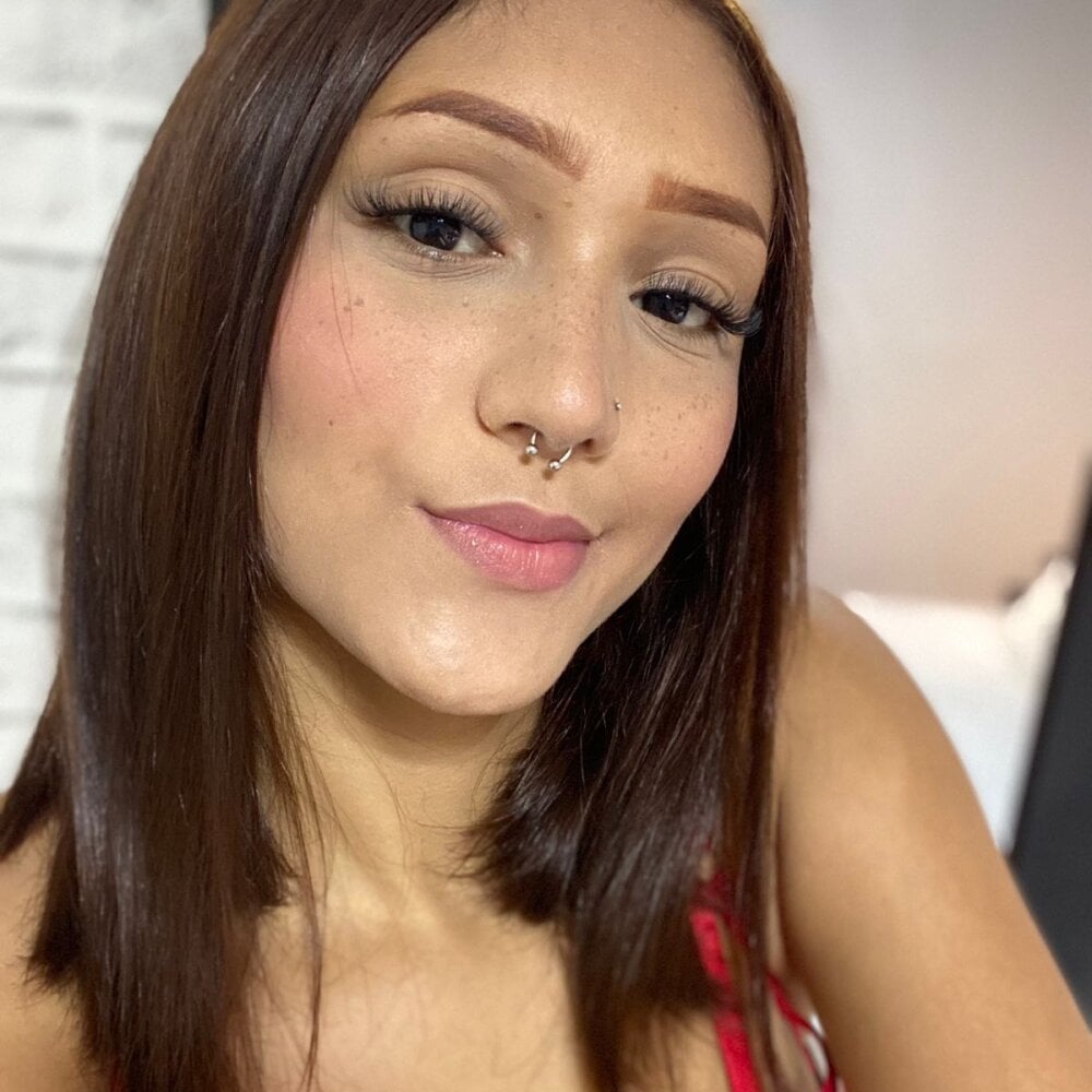 watchgirlcam.com megan_foxs_ livesex profile in somewhere-in-the-heaven cams