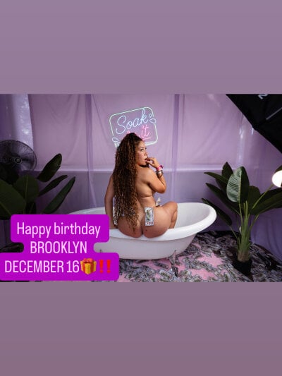 Bigbuttbrooklynn Live Cam on StripChat