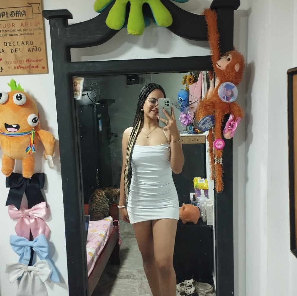 free6cams.com zafiro_scott livesex profile in from-paris-with-love cams