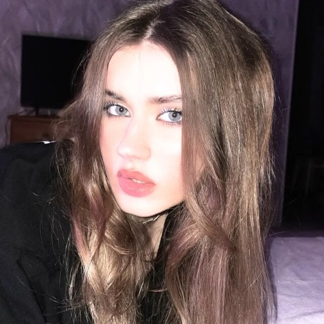 sexcam3d.net JerrieLoosle livesex profile in blond-hair cams