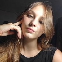 camilaxoxo_'s Offline Chat Room