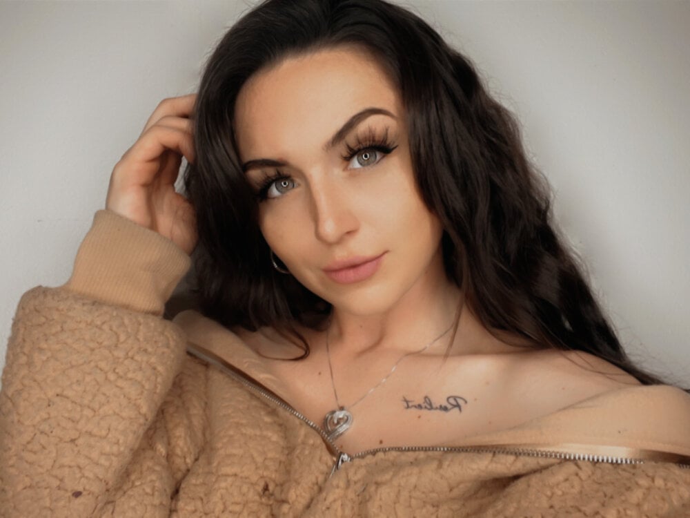 BaddieXm's most recent online preview
