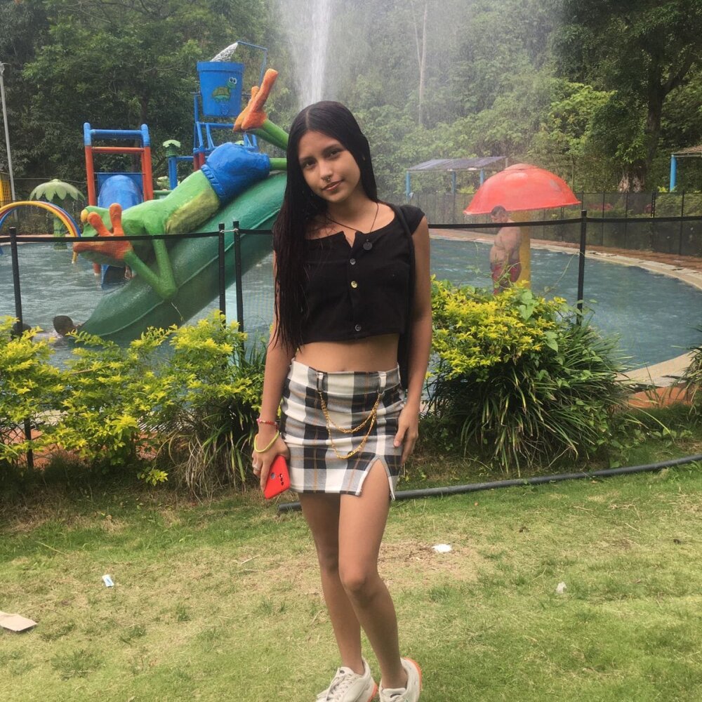 alicepol 🌲 online webcam