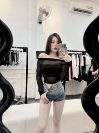 Yin-girl's webcam live show